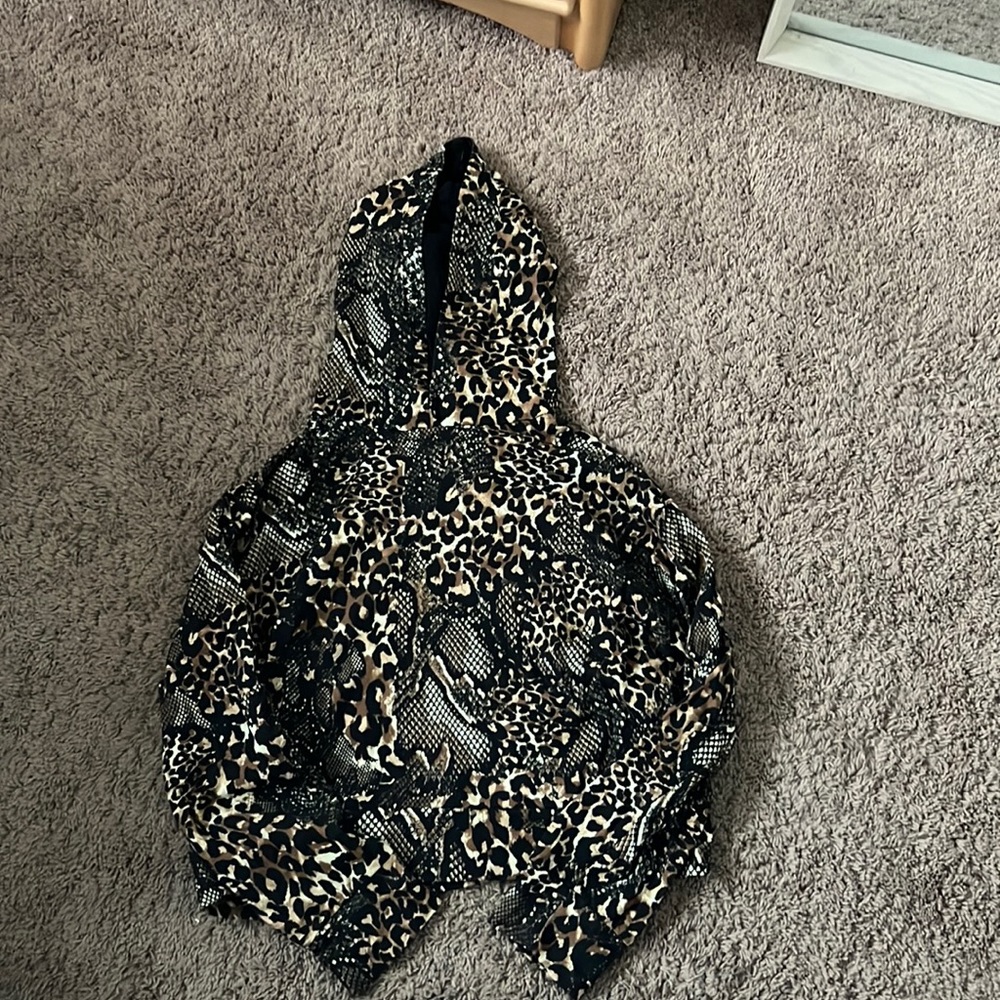 CROPPED ANIMAL PRINT HOODY